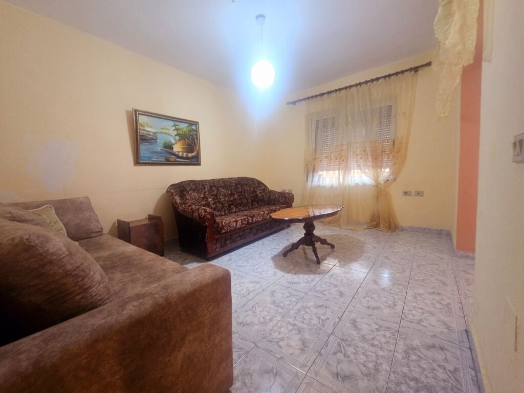 Jepet me qira apartament 2+1