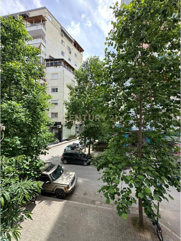Apartment 1+1 for sale at Nela 6, Yzberisht