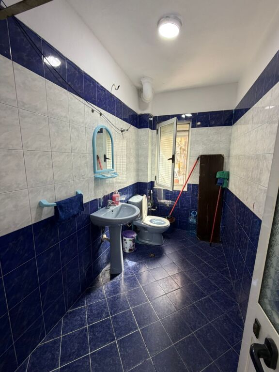Rent | Ambjent Biznesi | Rruga Bardhyl | 400 €/month