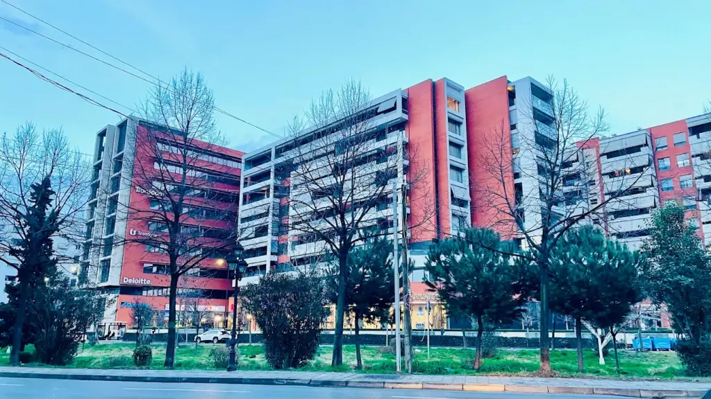 Apartament 2+1+2+Parkim për Shitje te Kompleksi Delijorgji