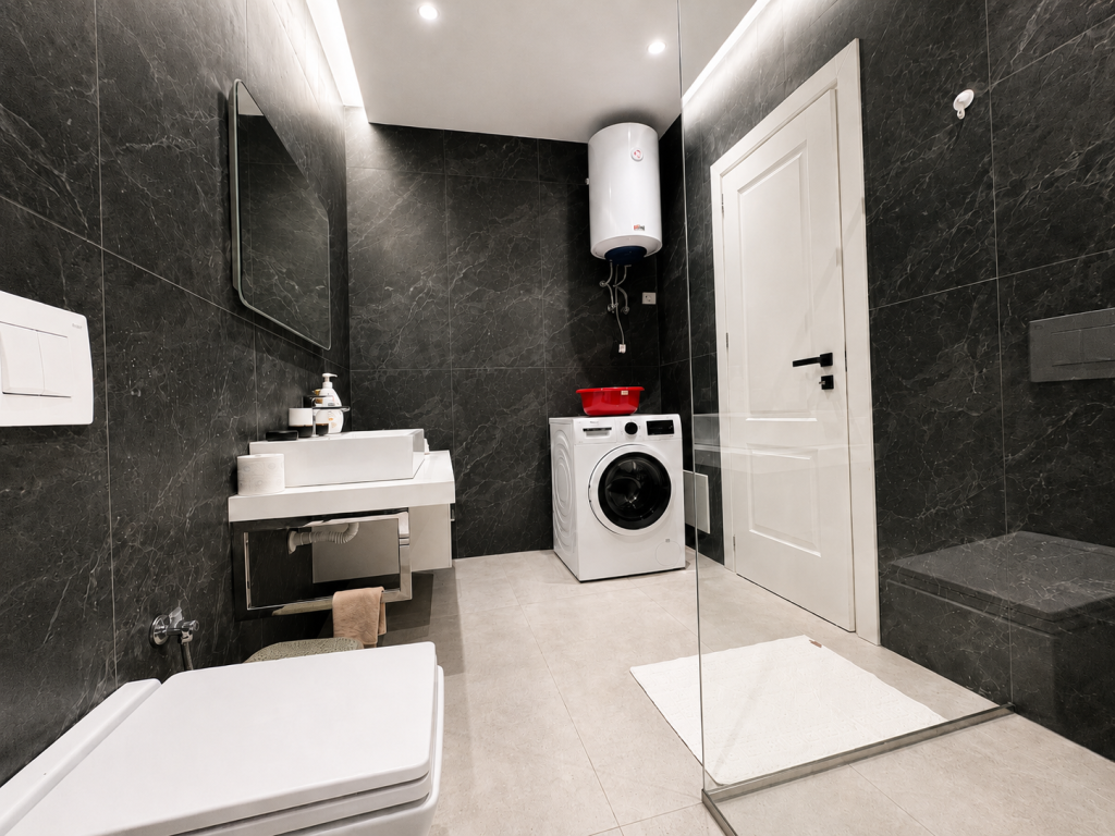 Shitet Apartament 2+1 i Mobiluar me Pamje Deti - Golem