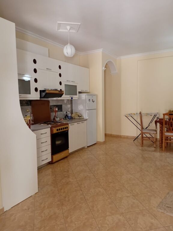 Apartament me qera