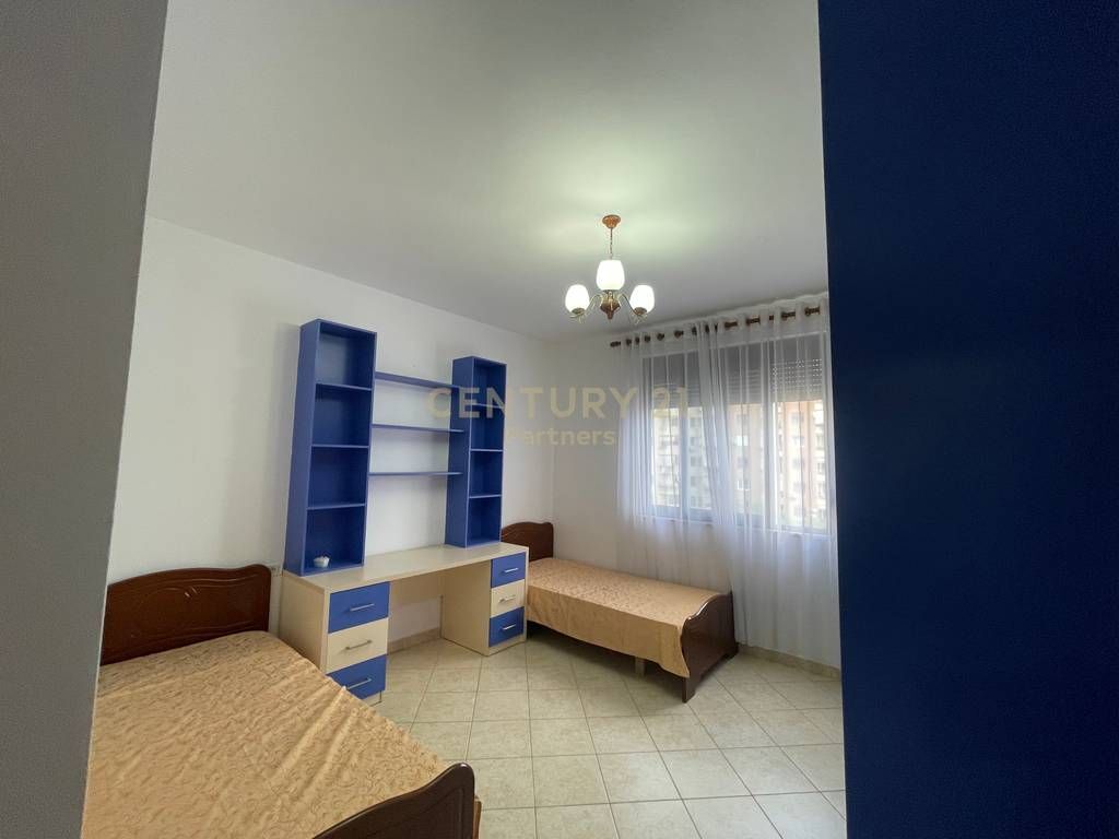 JEPET ME QIRA APARTAMENT 3+1+2 Rruga Panorama -Prane Don Bosko 700 €