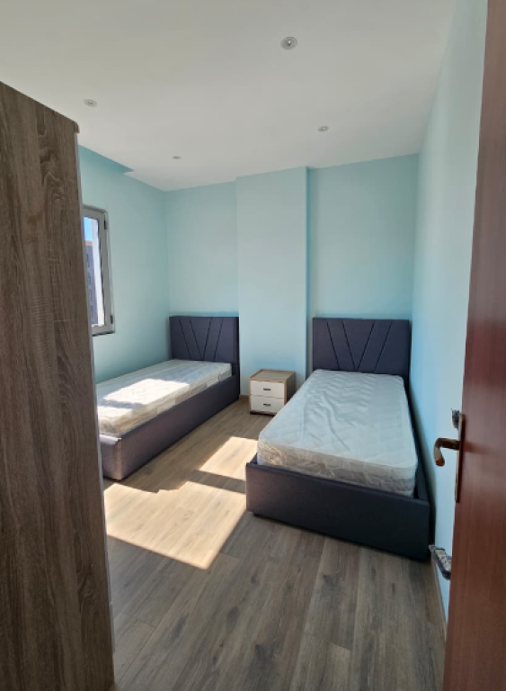 Jepet me Qira Apartament 3+1+2 – Bulevardi Zhan D’Ark