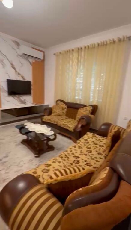 Apartament me qera - Bulevardi i Ri