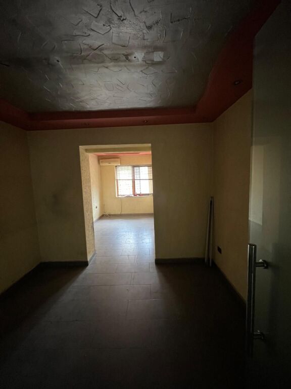 Shitje | Ambjent Biznesi | Rruga Xhanfize Keko | 145000 €