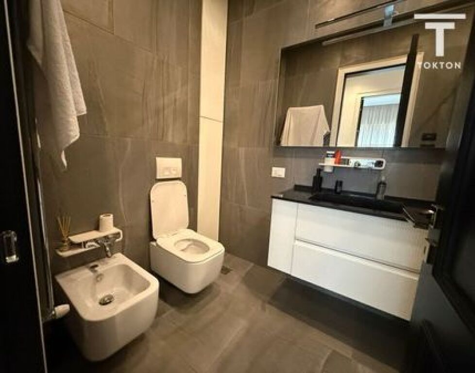 QIRA, APARTAMENT 2+1+2+ POST PARKIMI, KOMPLEKSI DELIORGJI, TIRANË
