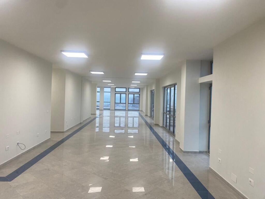 🏢 BUSINESS PREMISES FOR RENT – DURRËS ENTRANCE