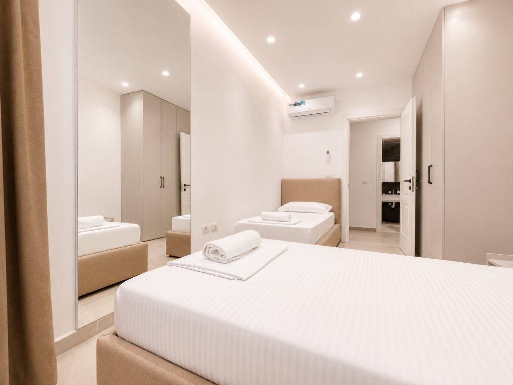 Shitet Apartament 2+1 i Mobiluar me Pamje Deti - Golem