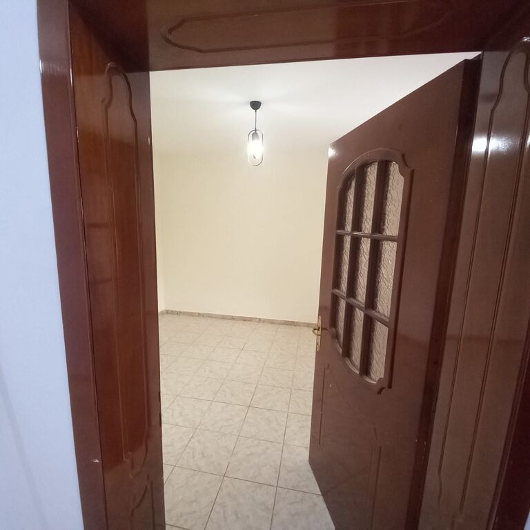 Affitto | Shtëpi private 2 + 1 | Kombinat | 260 €/mese