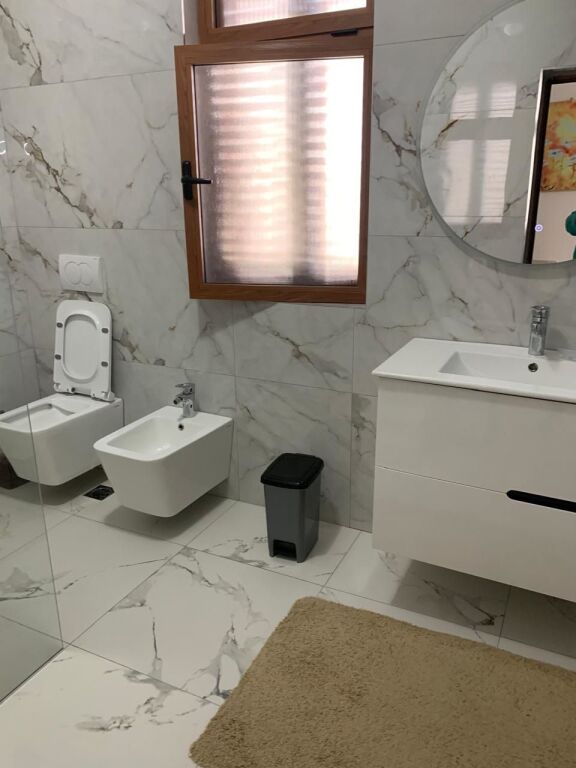 Qera | Shtëpi private 2 + 1 | Vilat Amerikane | 500 €/muaj