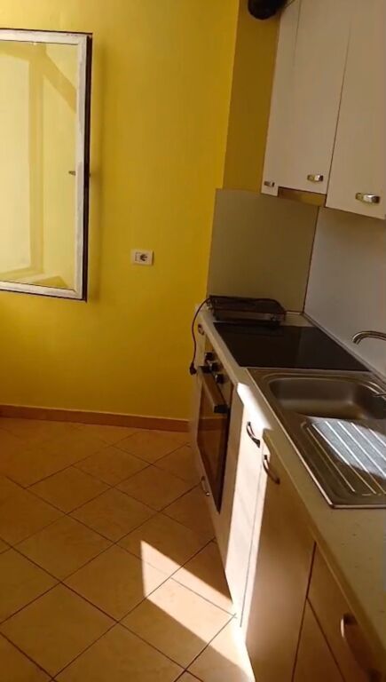 Apartament me Qira te Shkëmbi i Kavajës 1+1