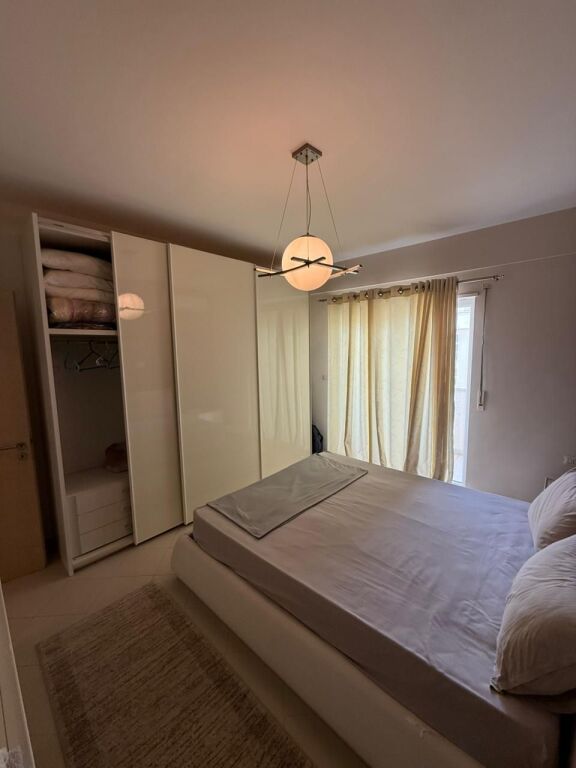 Apartament 2+1 Me Qira pamje deti + post parkimi në Plazh, Durres