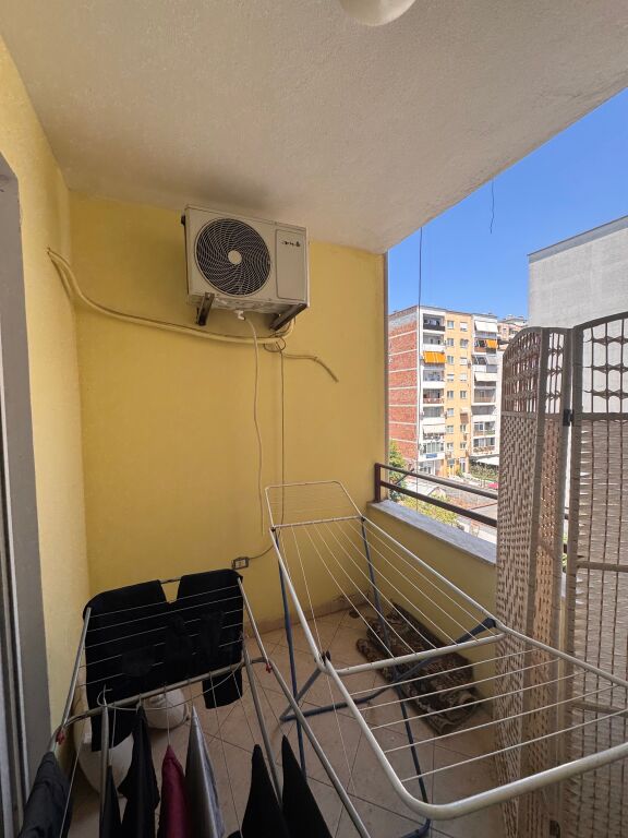 Vendesi in vendita appartamento 1+1 Astir, Bar Artisti