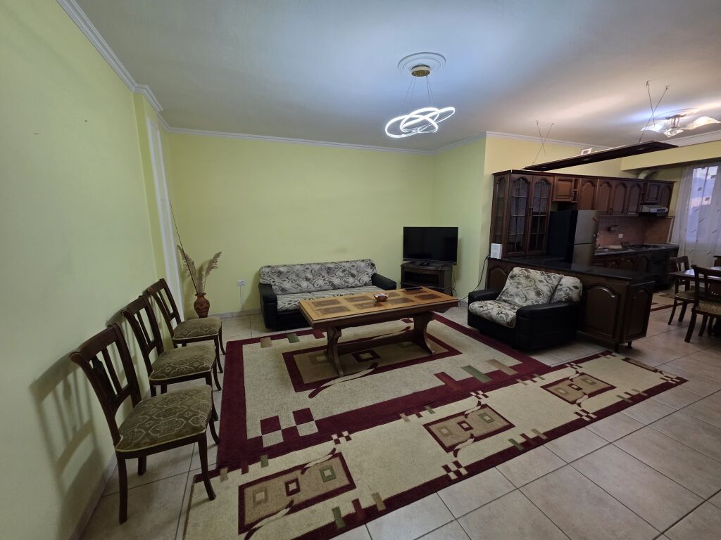 Pazari Ri Shitet Apartament 2+1+2