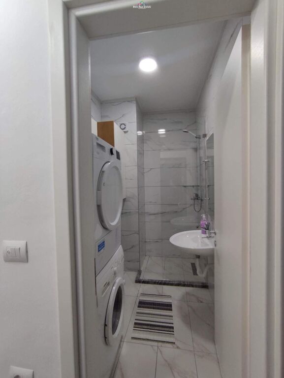 Apartament Me Qera 1+1 Prane Spitalit Amerikan 3 (ID B210256) Tirane