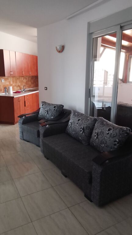 Apartment me qera, 2+1 tek Xhamlliku
