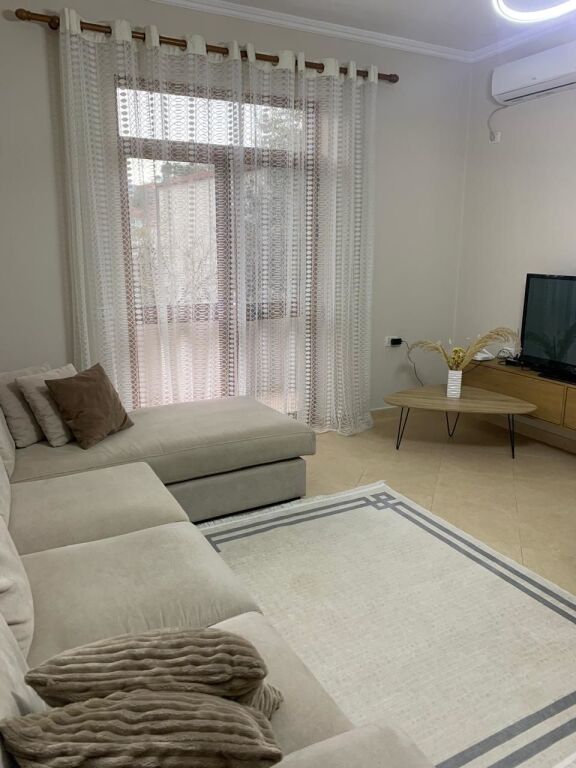 Qera | Shtëpi private 2 + 1 | Vilat Amerikane | 500 €/muaj