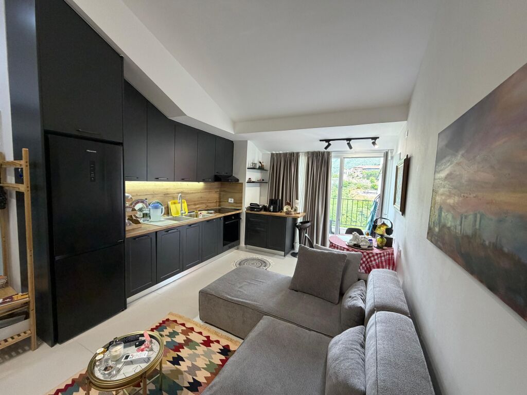 Shitet i mobiluar Super Apartamenti 1+1 📍Zona e Linzes. Rruga Baftjar Lici