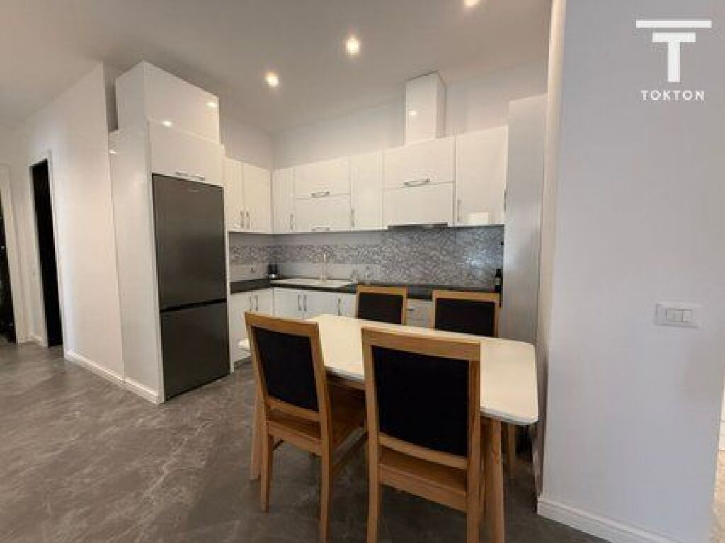 QIRA, APARTAMENT 2+1+2+ POST PARKIMI, KOMPLEKSI DELIORGJI, TIRANË