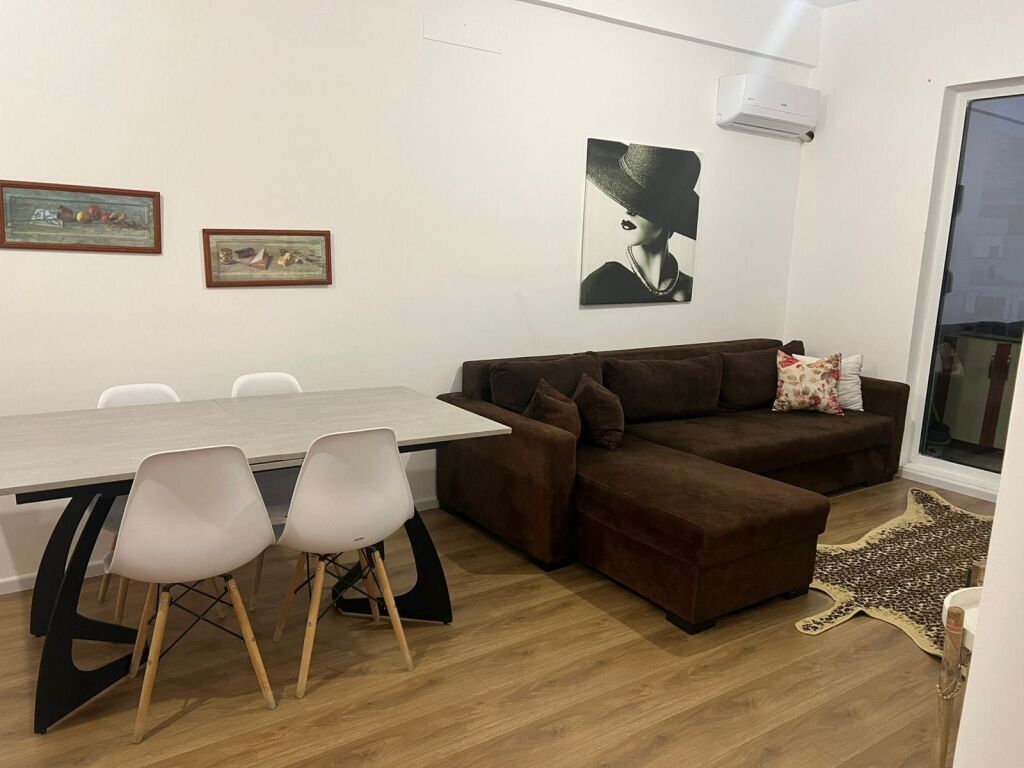Shitet apartament 1+1  tek Rezidenca Oxa,Fresk!
