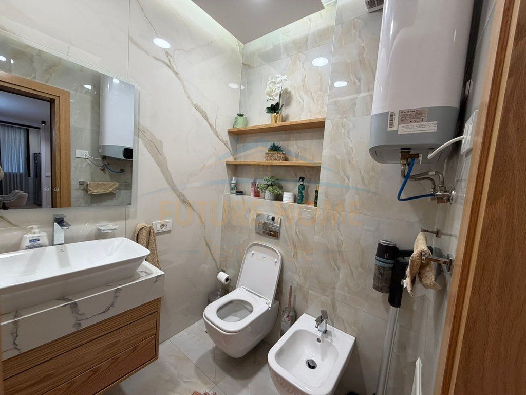 In vendita, Appartamento 3+1+2, Via Kavaja, Tirana.