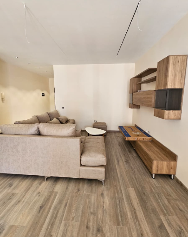 Jepet me Qira Apartament 3+1+2 – Bulevardi Zhan D’Ark
