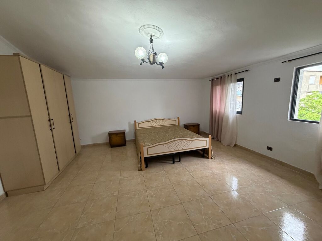 2+1,kat 3 ekzistues,rruge e durresit,500 euro
