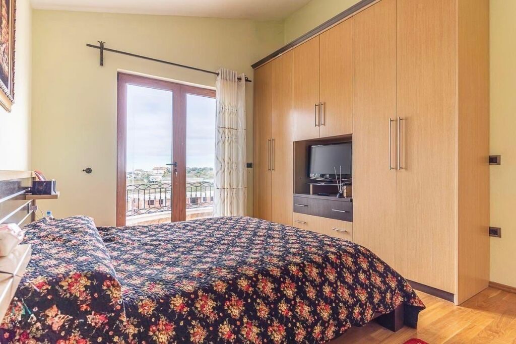 Shitje | Vilë 6 + 1 | Shkoze | 600000 €