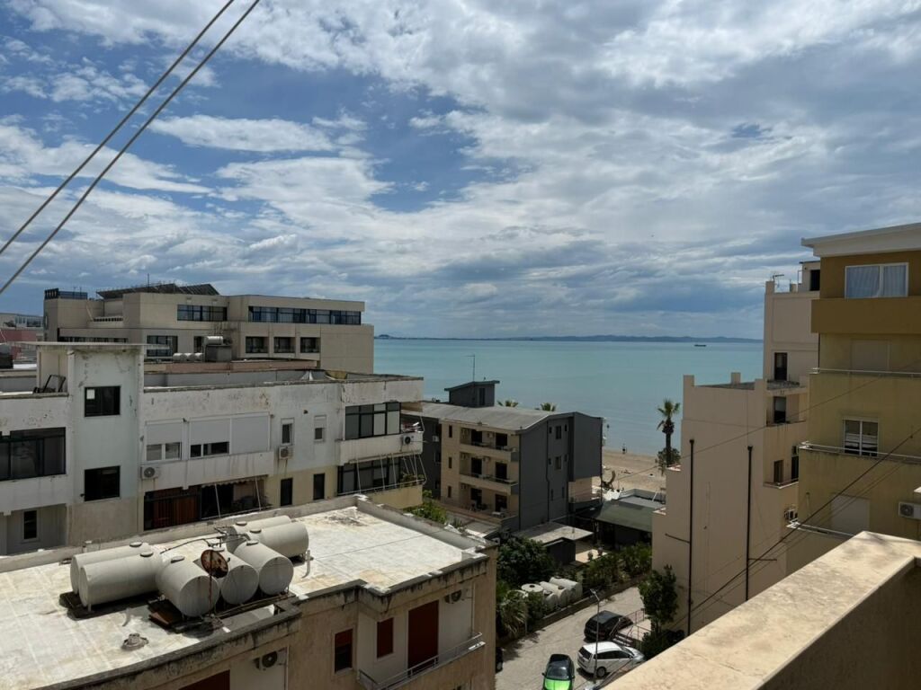 Apartament 2+1 Me Qira pamje deti + post parkimi në Plazh, Durres