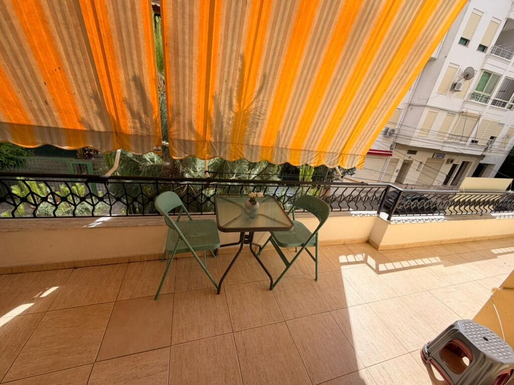 🏡 Apartament 1+1 me Qira në Shkëmbin e Kavajës – Vetëm 50 Metra nga Deti 🌊
