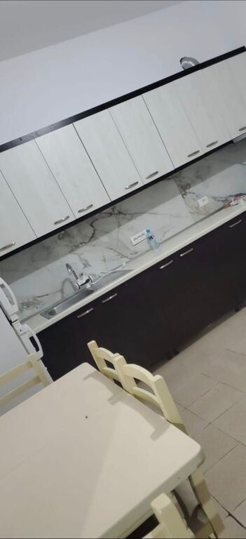 APARTAMENT 1+1. 37000 LEKE.ISH PARKU I AUTOBUZAVE