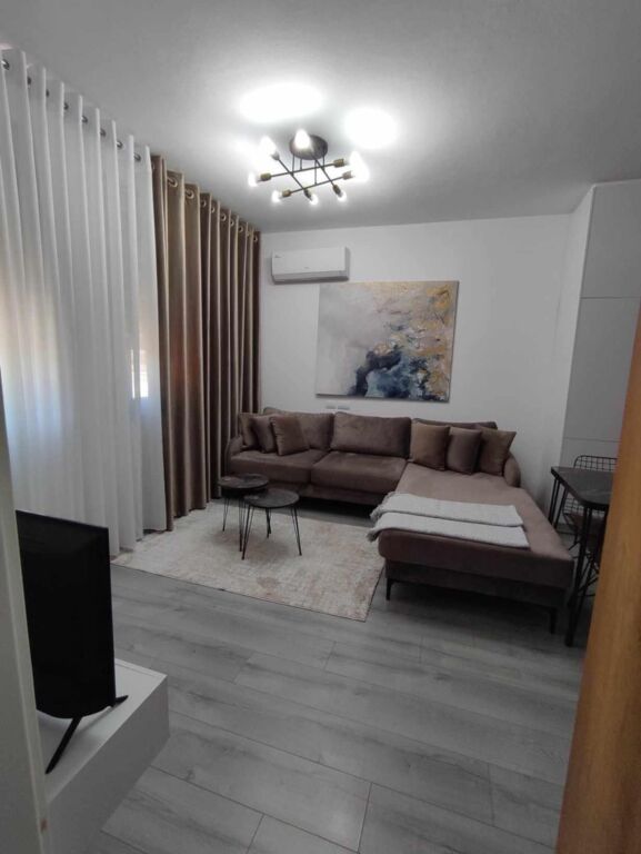 Apartament 1+1 me qira – pranë Spitalit Amerikan 3 !