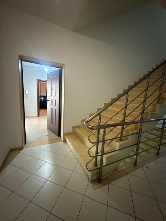 Apartament 2+1+2 rruga e teleferikut Fresk !