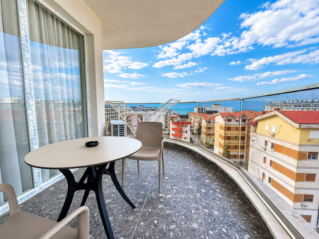 Shitet Apartament 2+1 i Mobiluar me Pamje Deti - Golem
