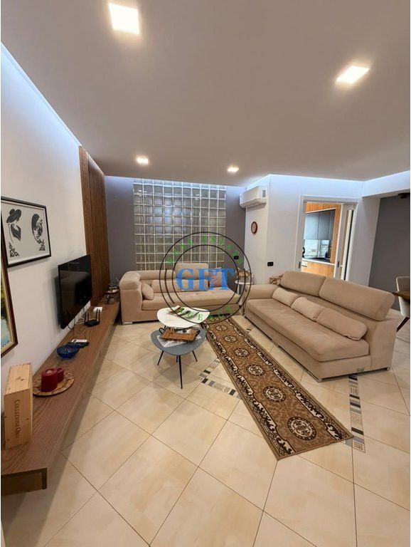 Jepet me qira Apartament 2+1+2, Pallati i Sportit, Durrës