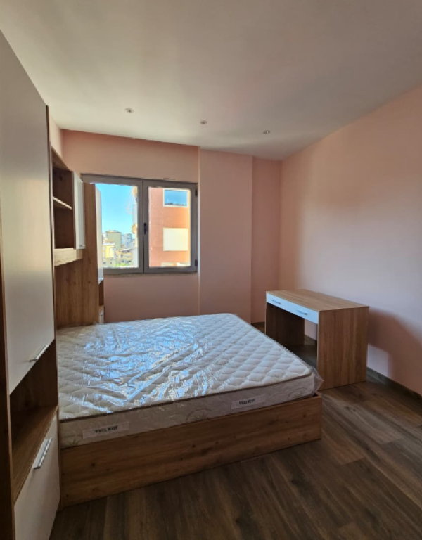 Jepet me Qira Apartament 3+1+2 – Bulevardi Zhan D’Ark