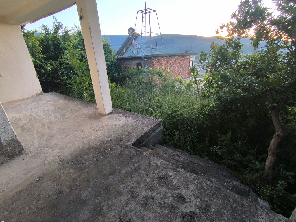 Shitet shtepi private