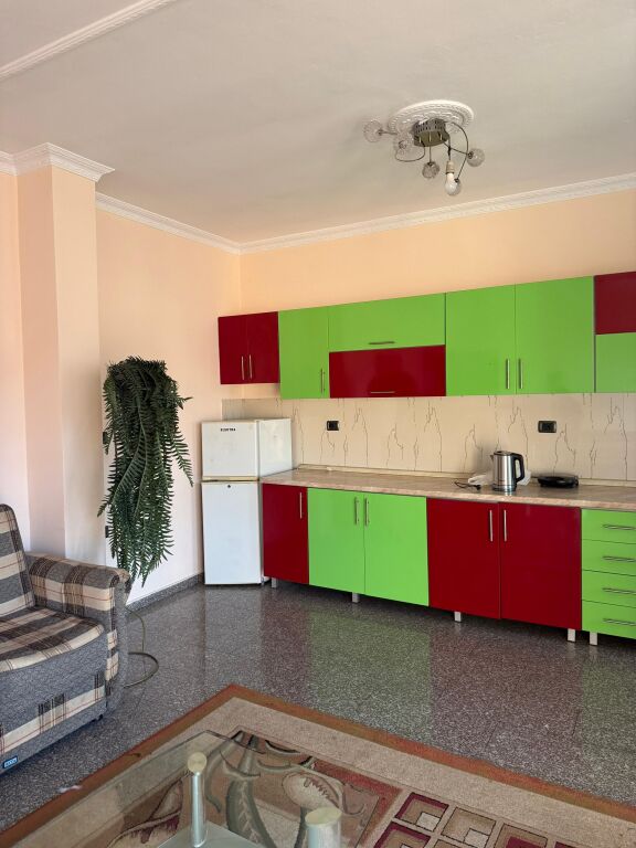 Apartament 2+1 per qera ne tek rrethi Shkoze !