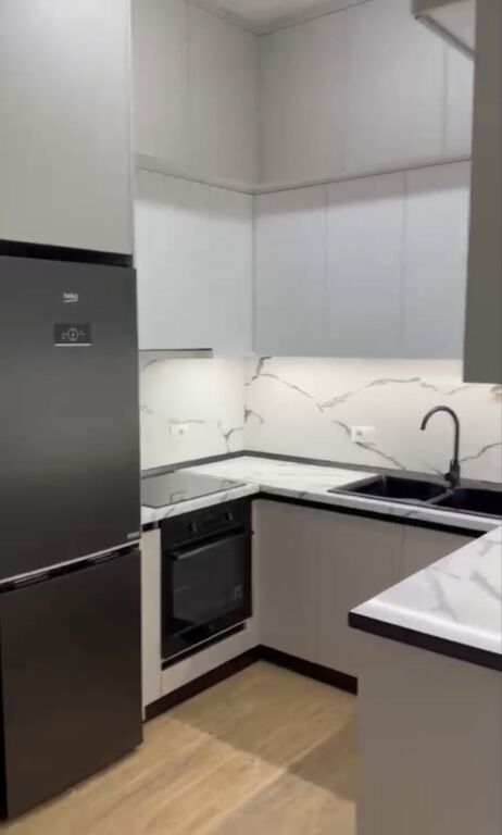 Affitto | Apartament 2 + 1+ 2 | Rruga 5 Maji | 600 €/mese