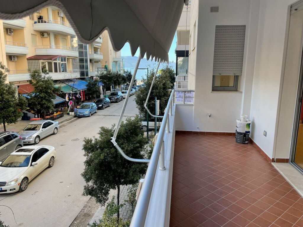 🏡✨ ME QIRA – Apartament 1+1 në Lungomare, Vlorë ✨🏡