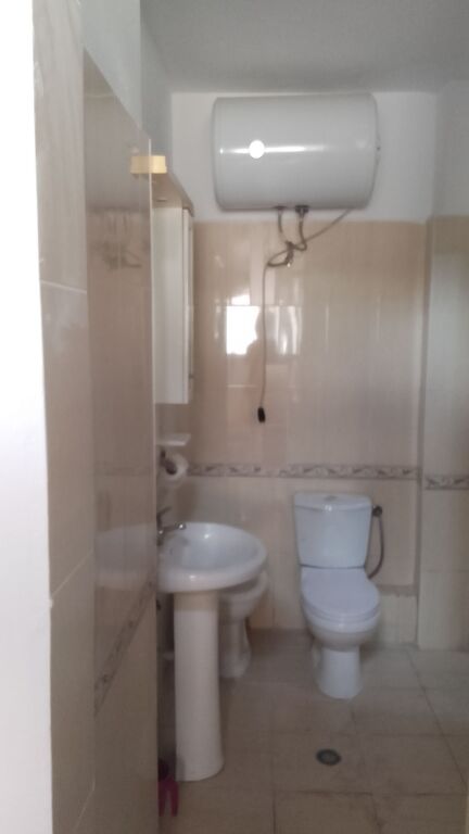 Apartment me qera, 2+1 tek Xhamlliku