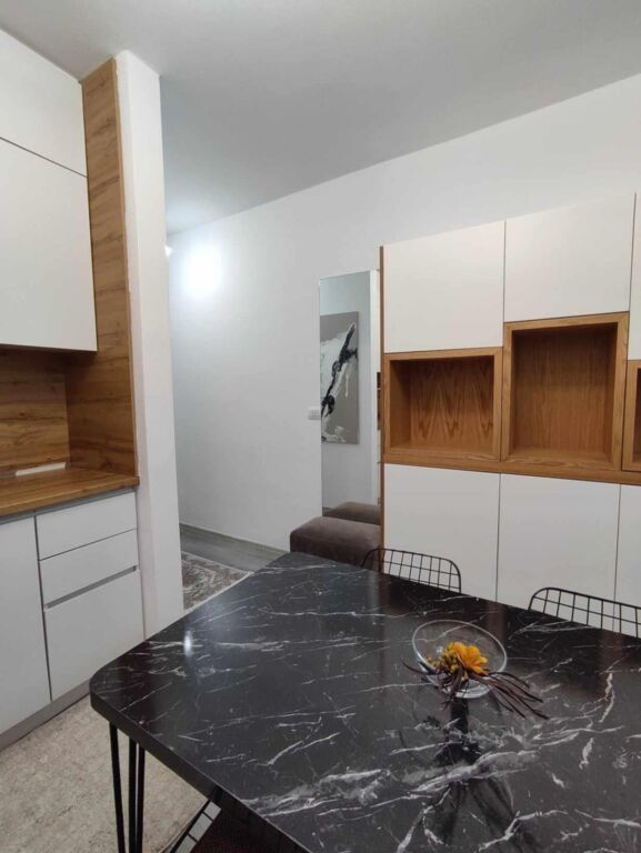 Apartament 1+1 me qira – pranë Spitalit Amerikan 3 !