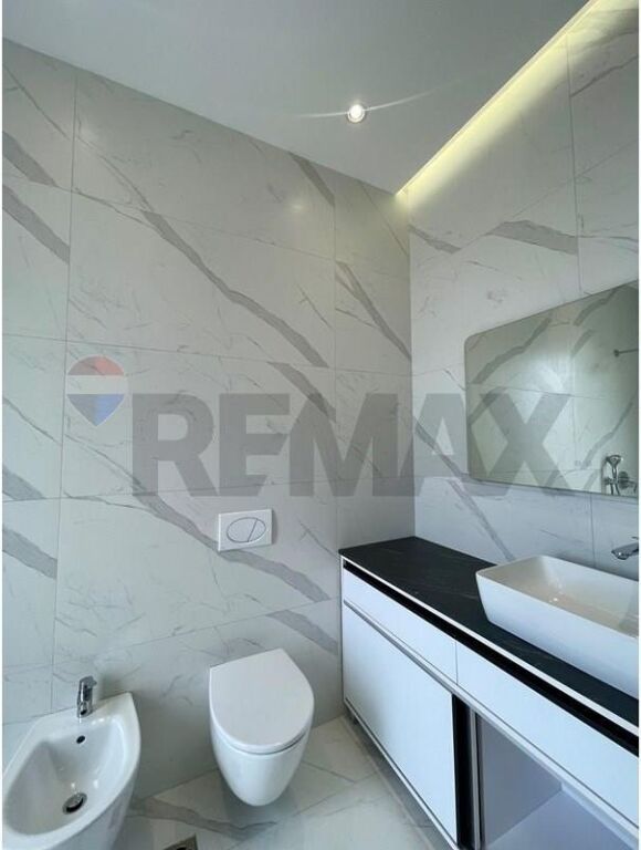 APARTAMENT 2+1 ME QIRA TE KOMPLEKSI DELIJORGJI!