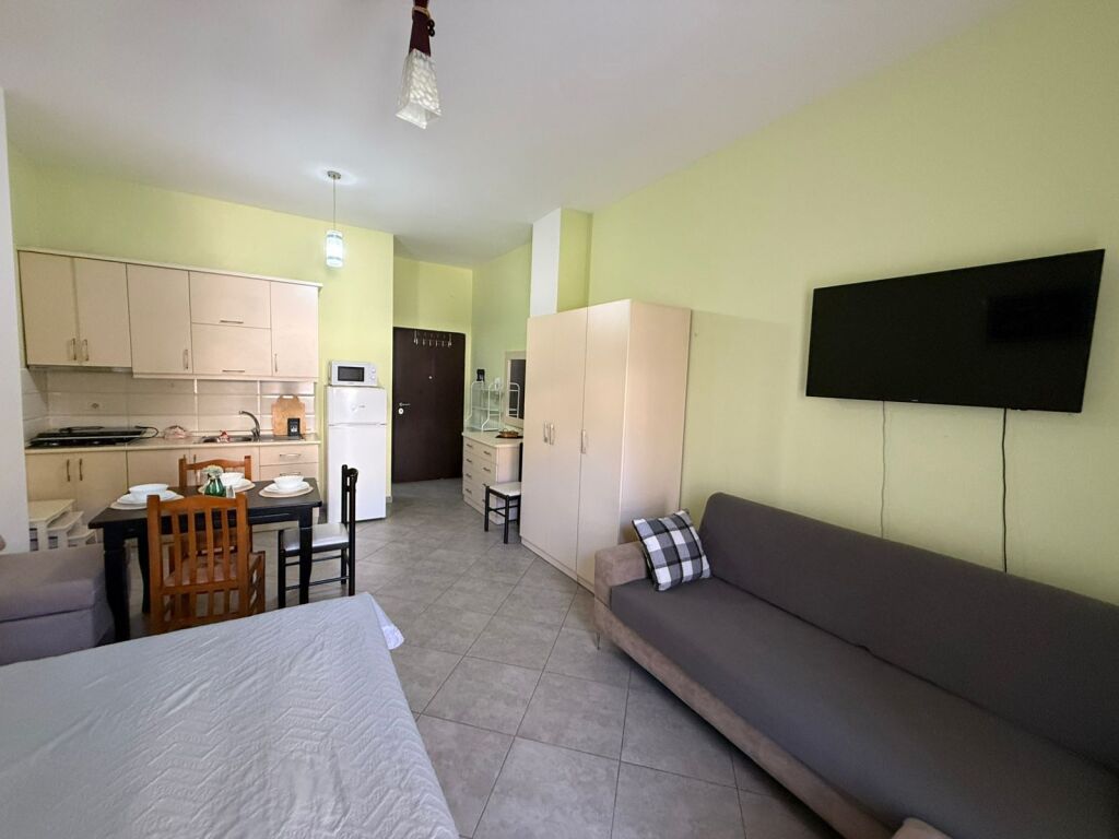 🏡 Jepet me qera garsoniere në Stacionin e Parë të Plazhit, Durrës