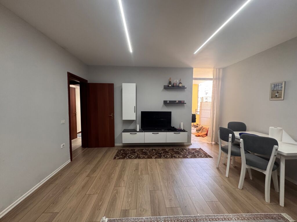 Vendesi in vendita appartamento 1+1 Astir, Bar Artisti