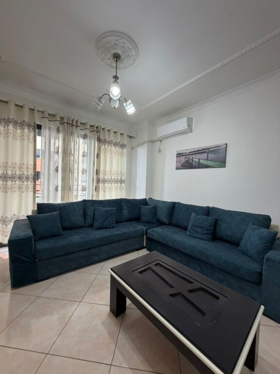 Jepet me qira apartament 2+1 në Astir!