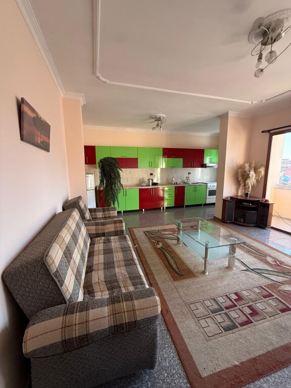 Apartament 2+1 per qera ne tek rrethi Shkoze !