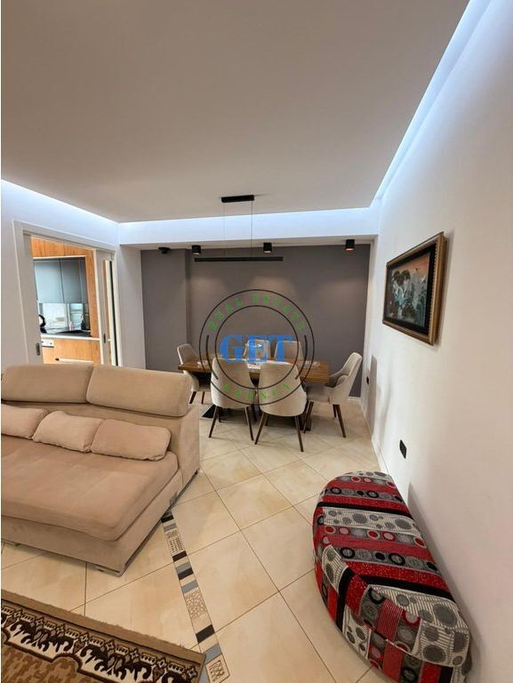 Jepet me qira Apartament 2+1+2, Pallati i Sportit, Durrës
