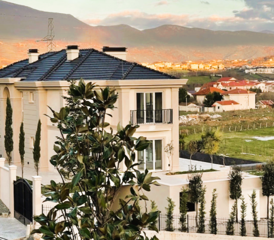 🏡Vilë Luksoze për Shitje me 2 Pishina ne Mjull Bathore, TEG🔥